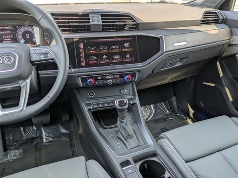 New 2025 Audi Q3 2.0T Premium image 6