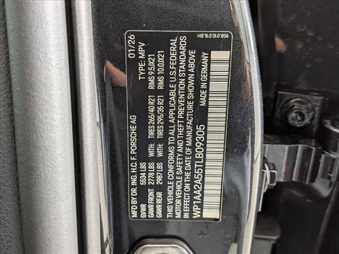 New 2026 Porsche Macan image 26