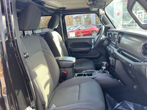 Used 2023 Jeep Wrangler Willys image 24