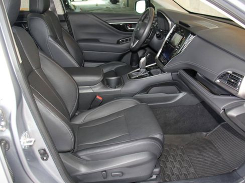 Used 2025 Subaru Outback Touring XT AWD/4WD image 29