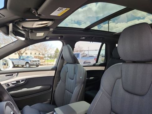 New 2025 Volvo XC90 B6 Ultra w/ Protection Package image 24
