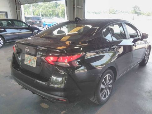 Used 2025 Nissan Versa SV FWD image 3