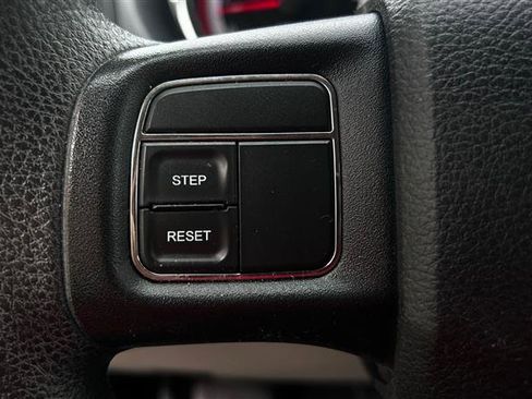 Used 2012 Dodge Grand Caravan SXT image 11