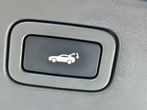 Used 2019 Jaguar F-TYPE Coupe RWD image 28