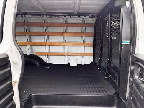 Used 2018 GMC Savana 2500 w/ Driver Convenience Package RWD image 22