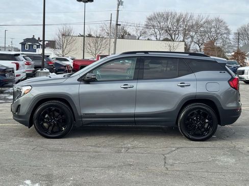 Used 2021 GMC Terrain SLE w/ Driver Convenience Package image 2