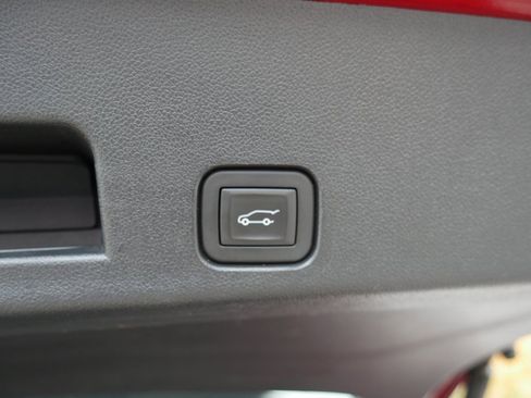 Used 2024 Chevrolet Traverse RS w/ LPO, Floor Liner Package image 32