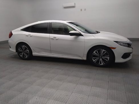 Used 2018 Honda Civic EX-T image 11