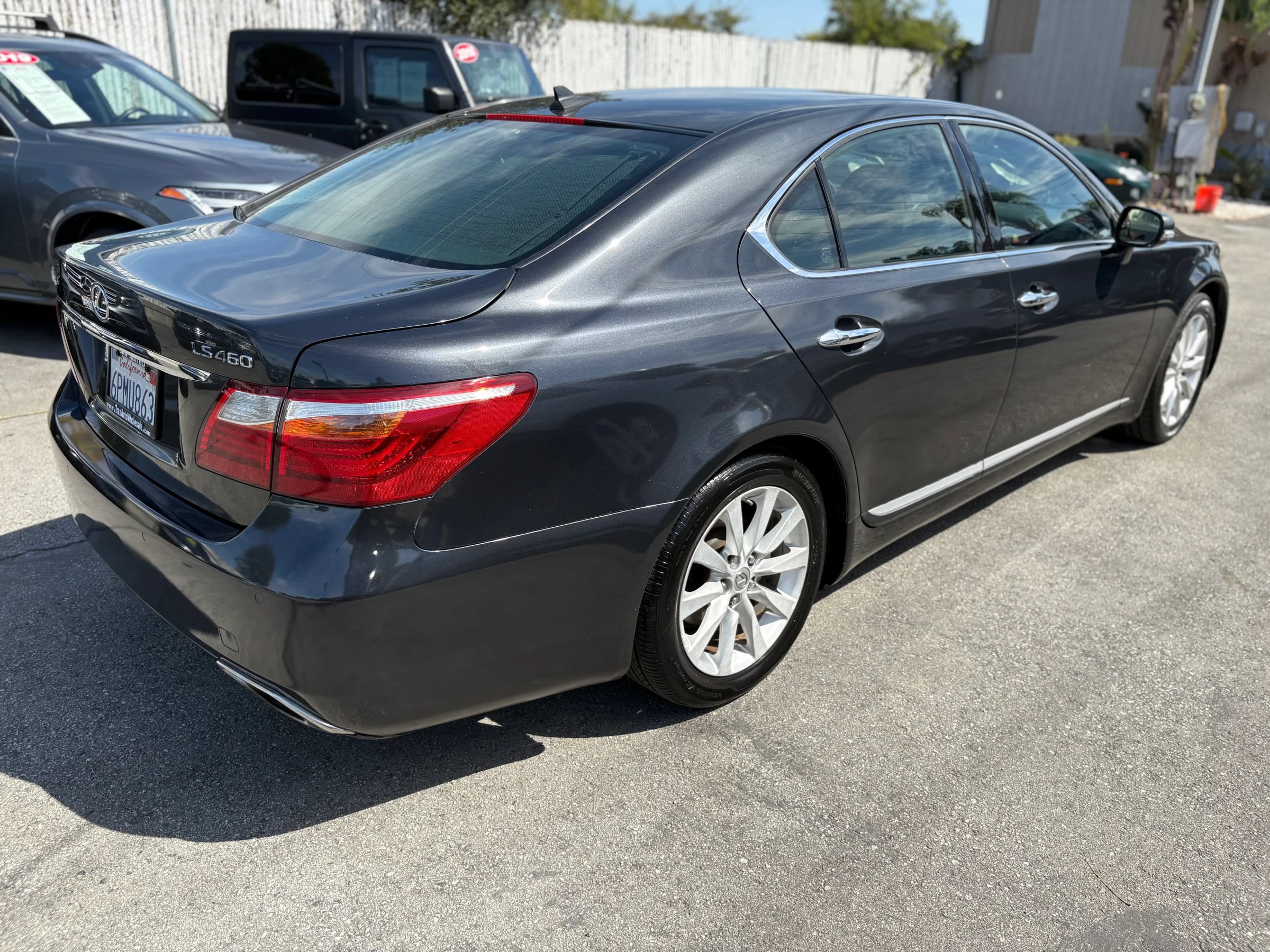 Used 2010 Lexus LS 460 RWD image 3