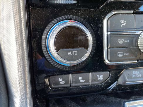 Used 2022 GMC Yukon XL Denali w/ Denali Ultimate Package image 16