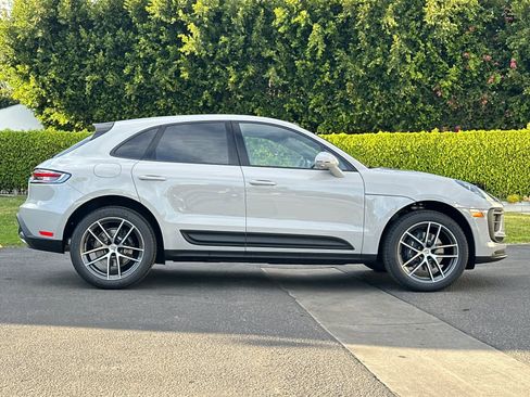 New 2026 Porsche Macan image 9