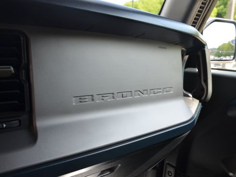 Used 2023 Ford Bronco Outer Banks w/ Sasquatch Package AWD/4WD image 61