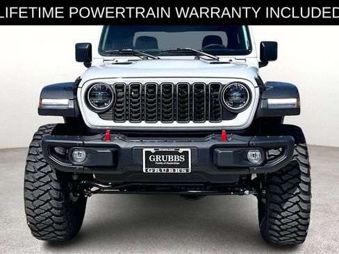 Used 2024 Jeep Gladiator Rubicon w/ Convenience Group AWD/4WD image 4