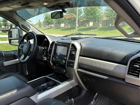 Used 2021 Ford F250 Lariat w/ Lariat Ultimate Package AWD/4WD image 13