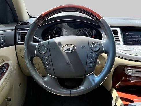 Used 2012 Hyundai Genesis 4.6 RWD image 16