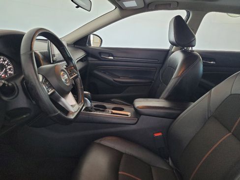 Used 2022 Nissan Altima 2.5 SR w/ Midnight Edition Package FWD image 17