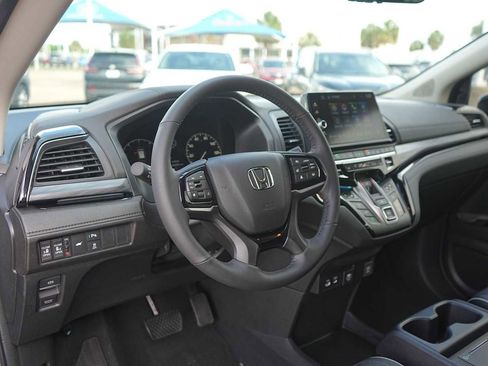 Used 2026 Honda Odyssey Elite image 2