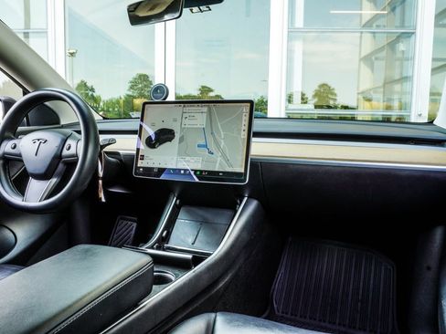 Used 2020 Tesla Model Y Long Range AWD/4WD image 19
