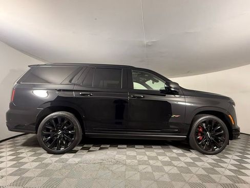 Used 2025 Cadillac Escalade V w/ LPO, ONYX Package AWD/4WD image 8