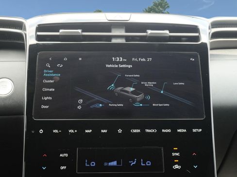 Used 2023 Hyundai Santa Cruz SEL Premium image 17