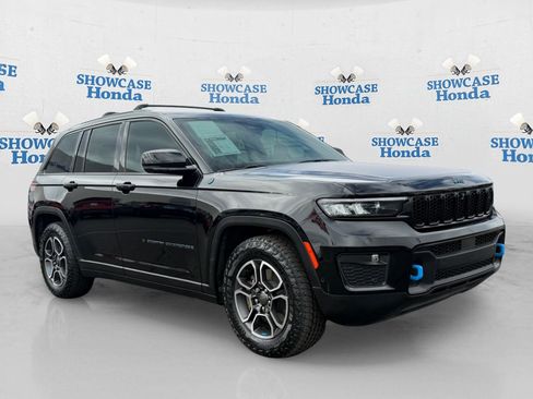 Used 2022 Jeep Grand Cherokee Trailhawk w/ Advanced Protech Group II image 9