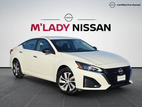 Certified 2025 Nissan Altima 2.5 S FWD image 1
