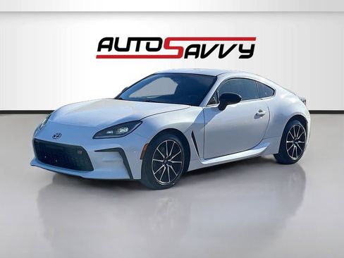 Used 2022 Toyota GR86 w/ ALL Weather Mat Package (TMS) RWD image 3