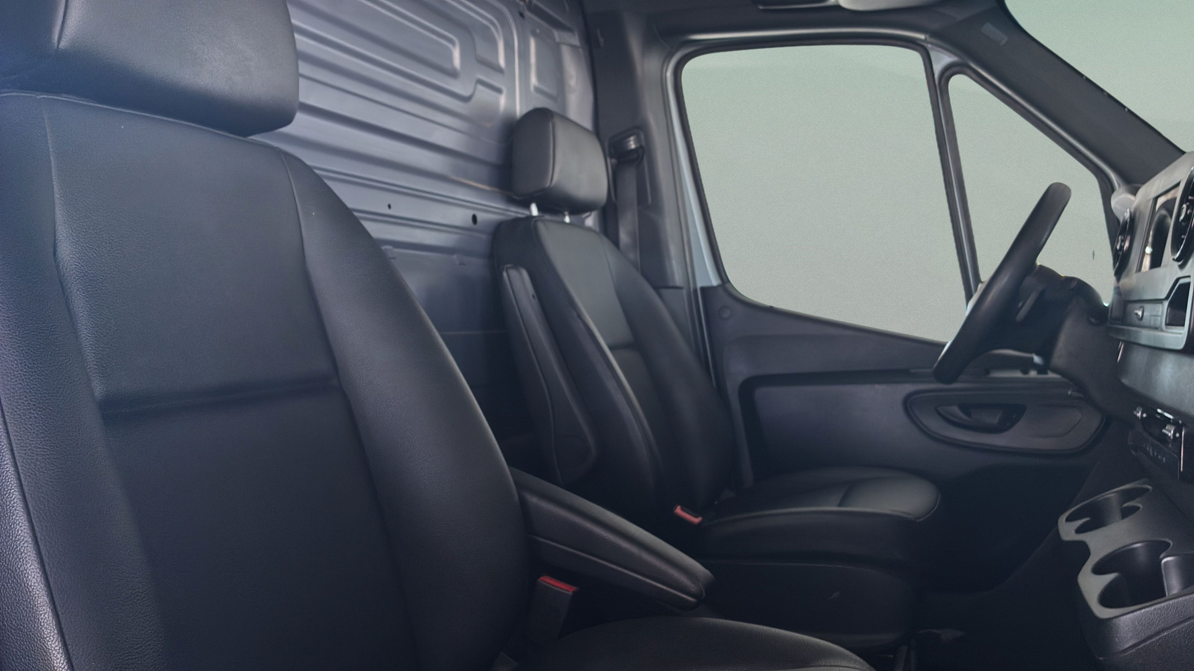 Used 2023 Mercedes-Benz Sprinter 2500 image 27
