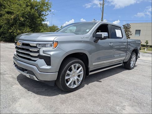 Used 2025 Chevrolet Silverado 1500 High Country AWD/4WD image 8