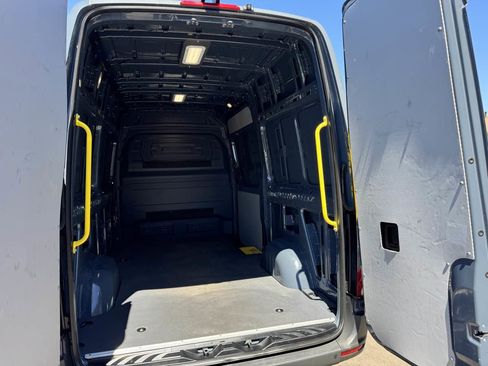 Used 2019 Mercedes-Benz Sprinter 144 image 30