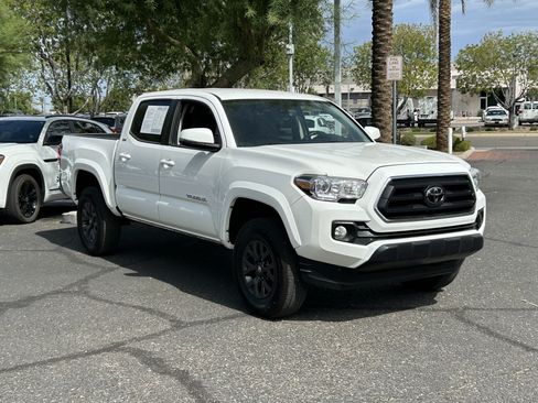 Used 2023 Toyota Tacoma SR5 w/ Technology Package AWD/4WD image 6