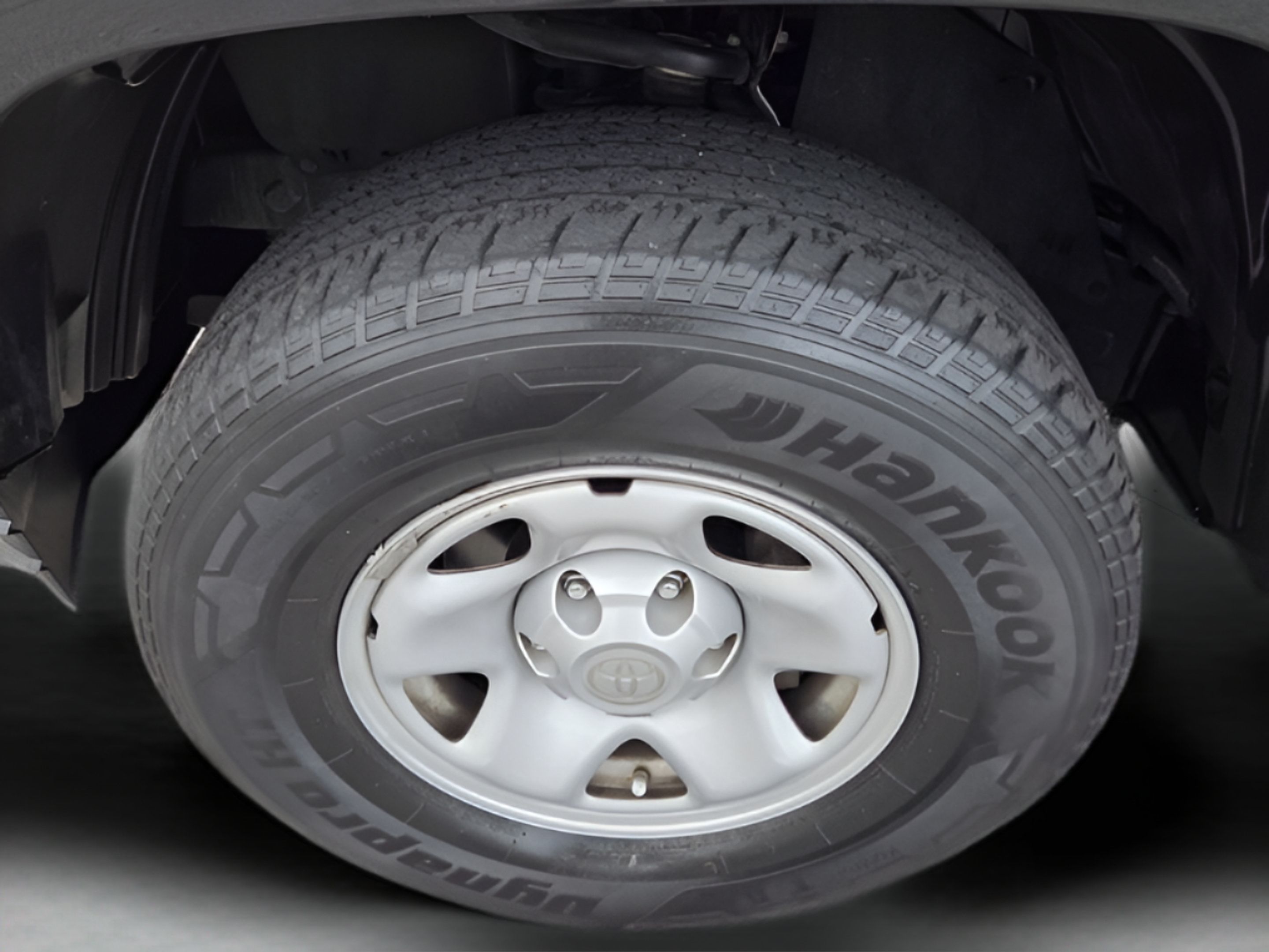 Used 2019 Toyota Tacoma SR5 RWD image 9