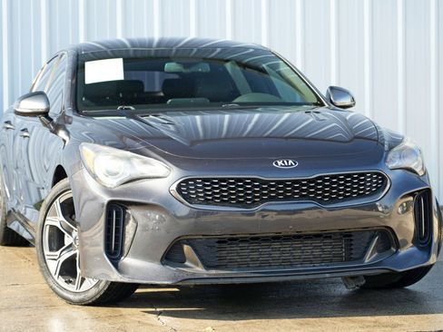 Used 2020 Kia Stinger GT-Line image 2