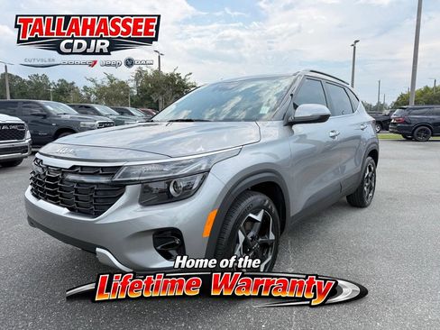 Used 2025 Kia Seltos EX w/ EX Sunroof Package FWD image 9