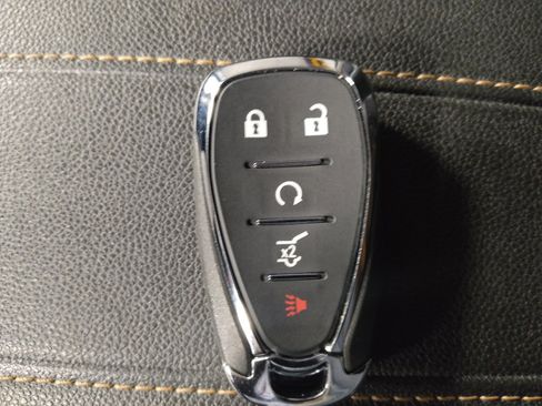 Used 2019 Chevrolet Traverse LT FWD image 32
