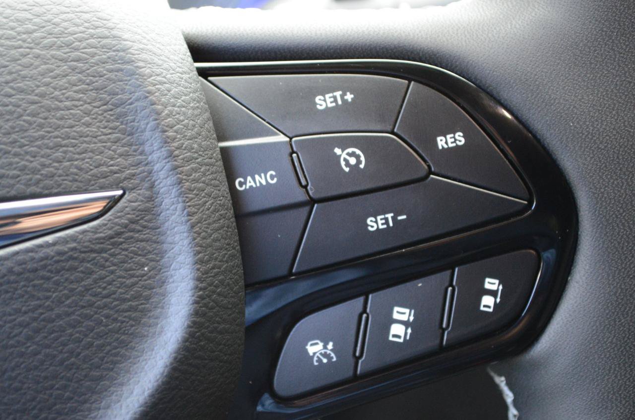 Used 2023 Chrysler Pacifica Touring-L w/ S Appearance Package AWD/4WD image 28