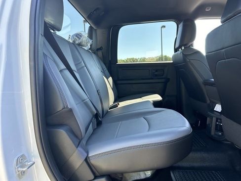 Used 2024 RAM 2500 Tradesman w/ Chrome Appearance Group image 36