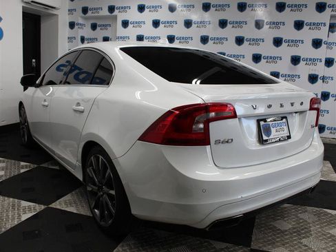 Used 2015 Volvo S60 T6 Platinum FWD image 2