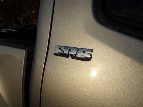 Used 2017 Toyota Tacoma TRD Sport image 12