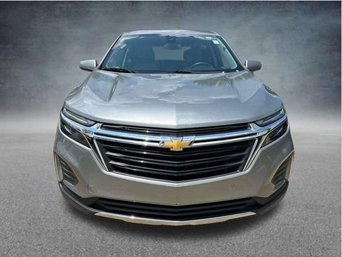 Used 2024 Chevrolet Equinox LT FWD image 2