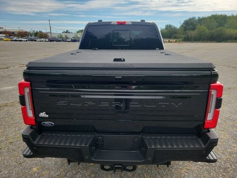 Used 2025 Ford F350 Platinum w/ FX4 Off-Road Package AWD/4WD image 30