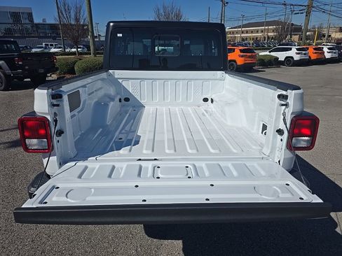 New 2026 Jeep Gladiator Sport AWD/4WD image 21