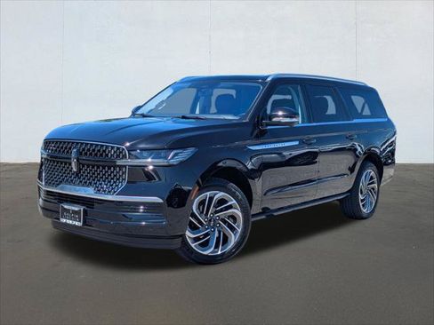 Used 2025 Lincoln Navigator L Reserve AWD/4WD image 1