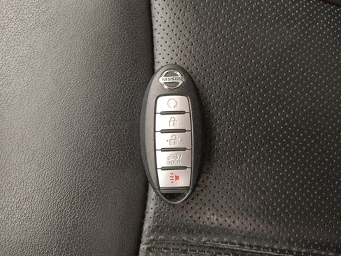 Used 2017 Nissan Pathfinder Platinum w/ Family Entertainment Package image 32