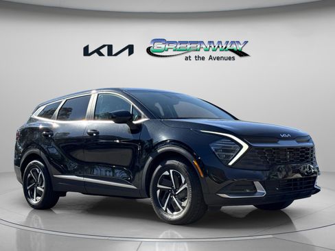Certified 2024 Kia Sportage LX image 2