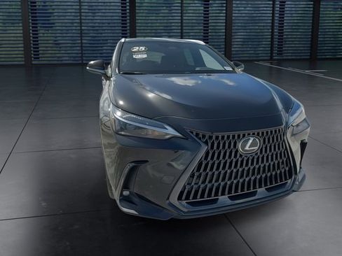 Used 2025 Lexus NX 250 FWD w/ Towing Package (2000 Lbs) image 3