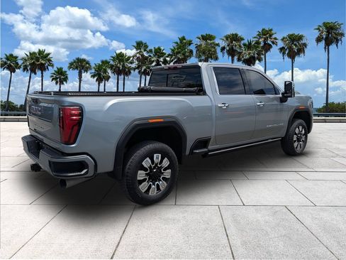 Used 2024 GMC Sierra 2500 Denali w/ Denali Reserve Package AWD/4WD image 8