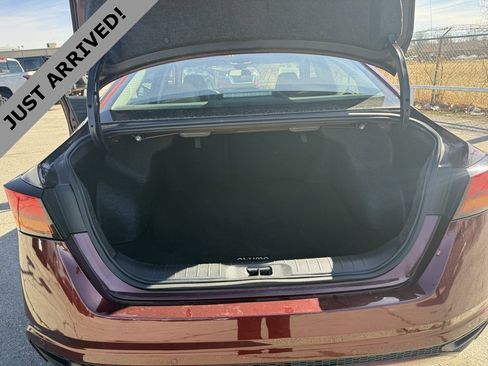 Used 2025 Nissan Altima 2.5 SV image 13