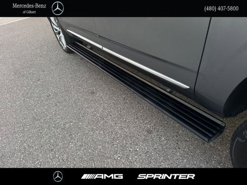 Used 2021 GMC Yukon XL Denali w/ Denali Premium Package image 9