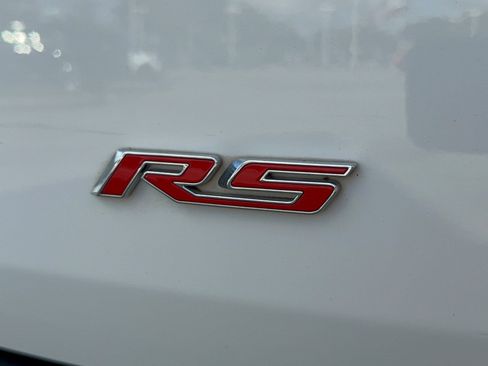 Used 2023 Chevrolet Traverse RS FWD image 32